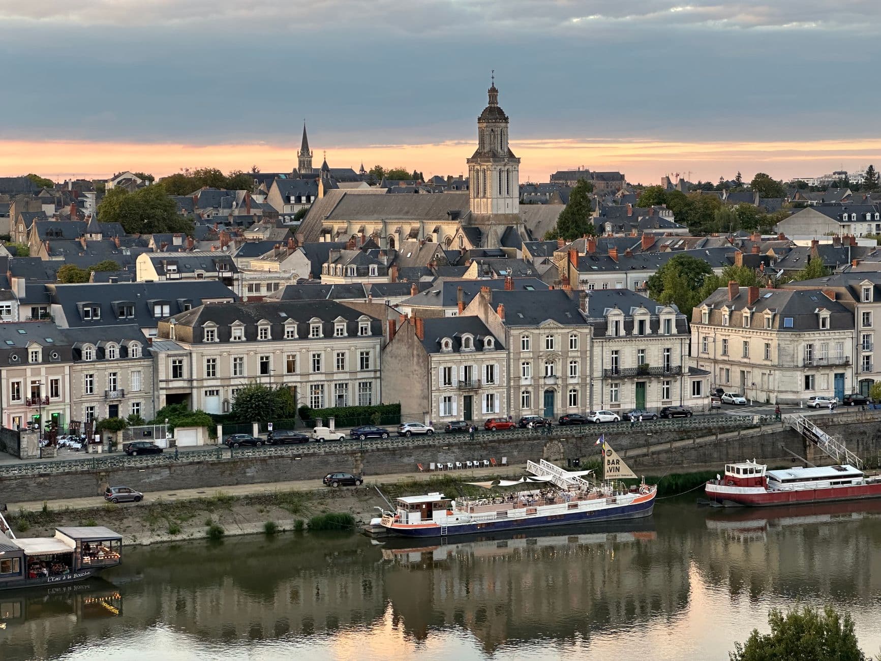 Panorama de Nevers et ses bords de Loire